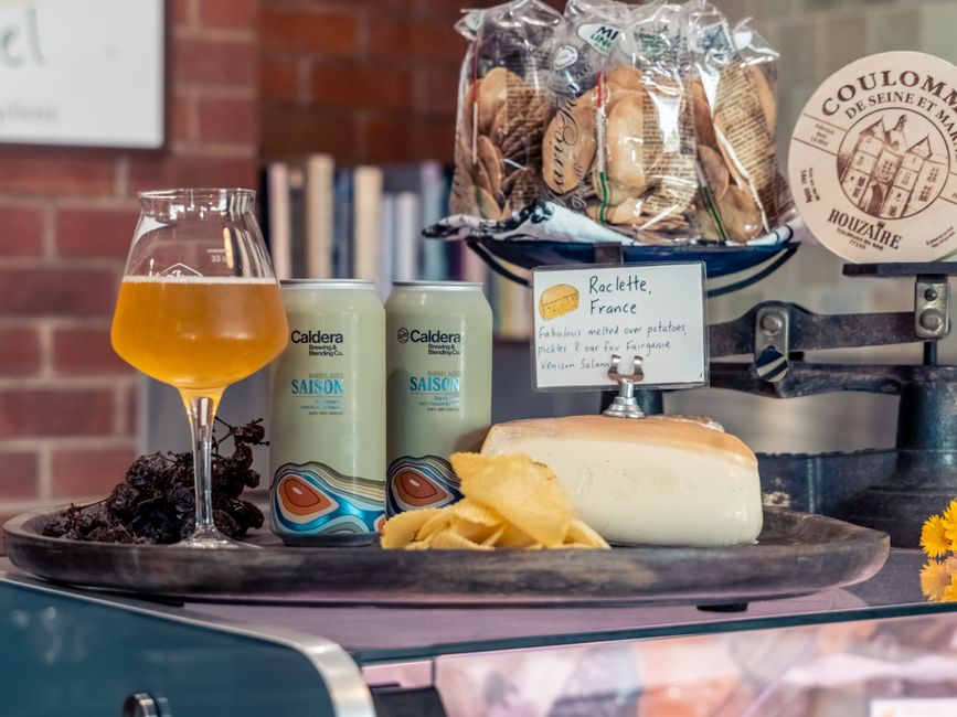Fromage a raclette servi pour une soiree
