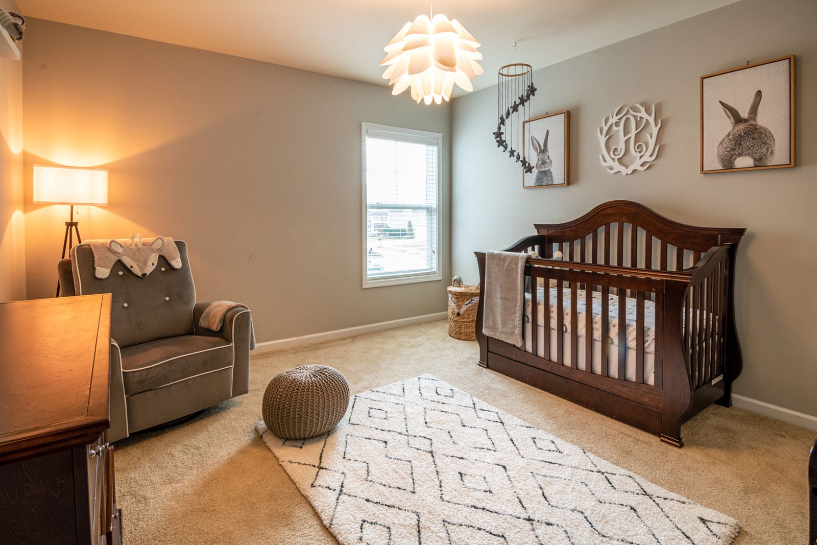 Chambre de bébé équipée pour une liste de naissance